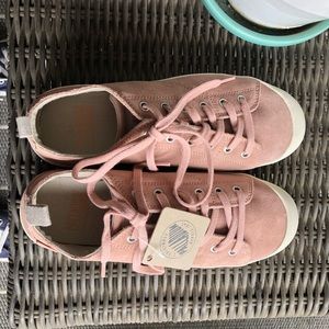 Palladium women’s pink sneakers. Size 8